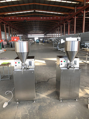 誠達(dá)蝦滑塞肉機(jī)與雞肉滑定量灌裝設(shè)備 精準(zhǔn)克數(shù)控制背后的機(jī)械研發(fā)創(chuàng)新